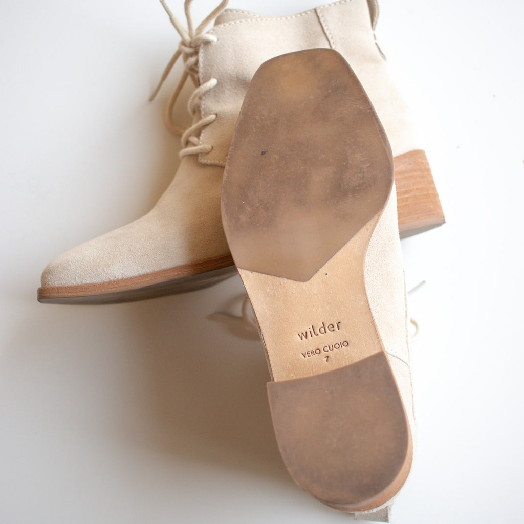 Wilder White Suede All-Season Boots Size 7