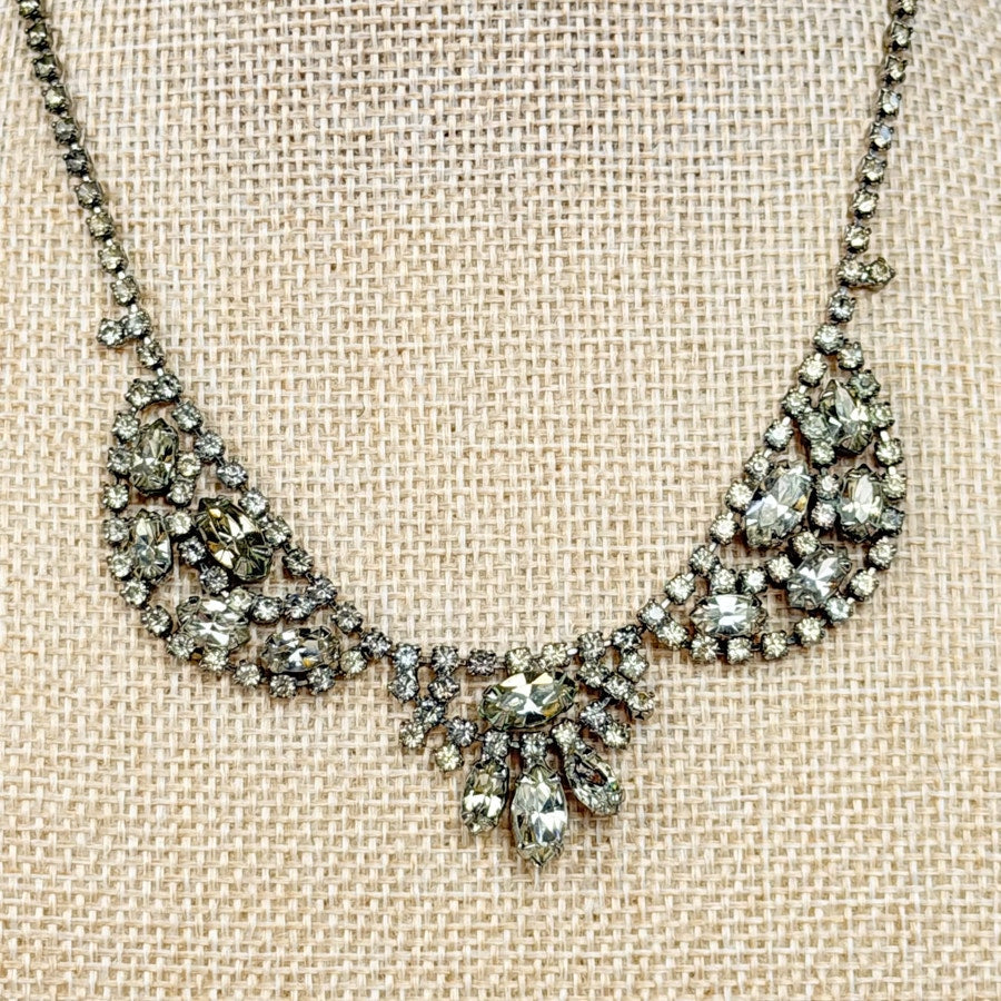 Rhinestone Bib Necklace Vintage Silvery Short Necklace