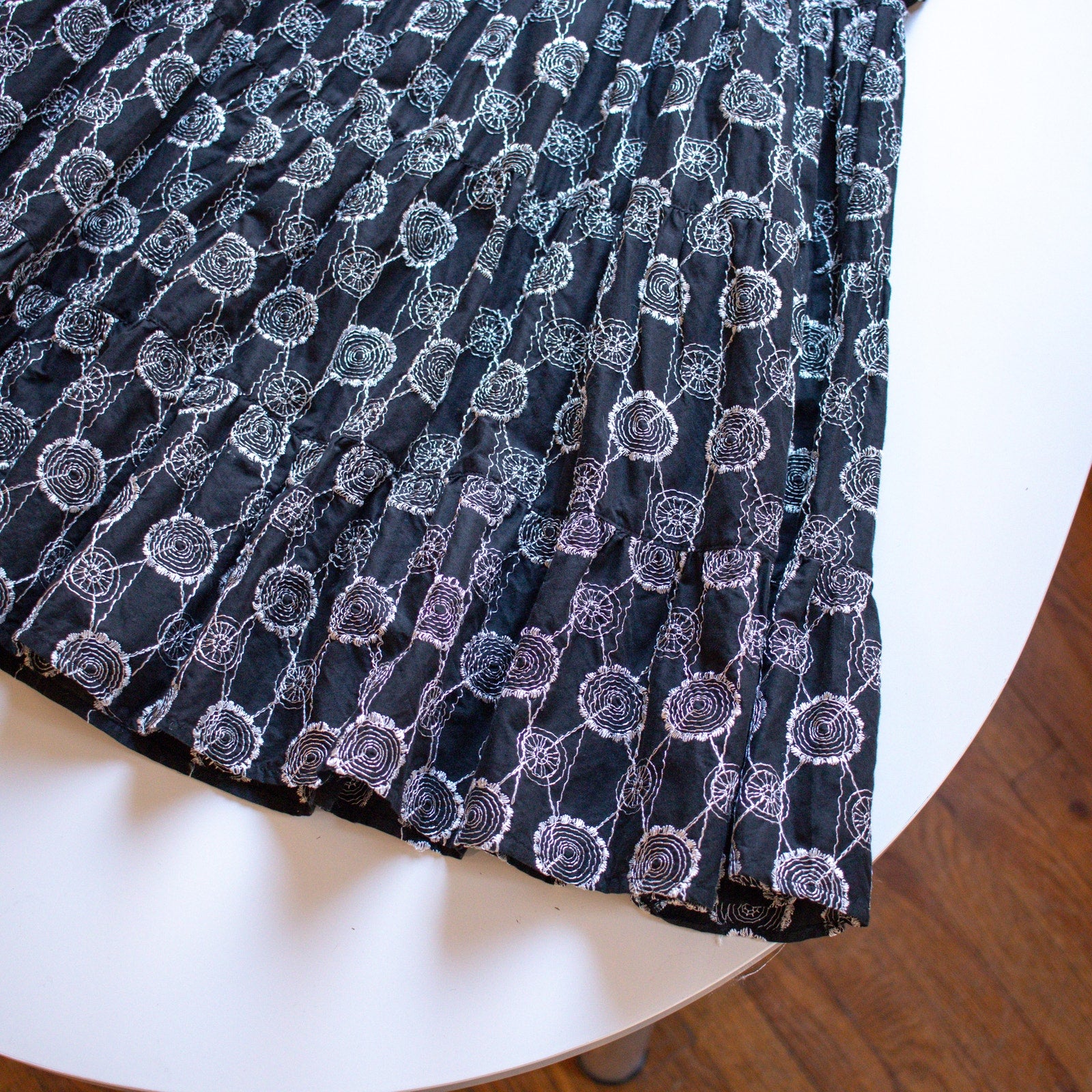 Femme Vintage Black and White Floral Stitchery Lined Maxi Skirt Size Small