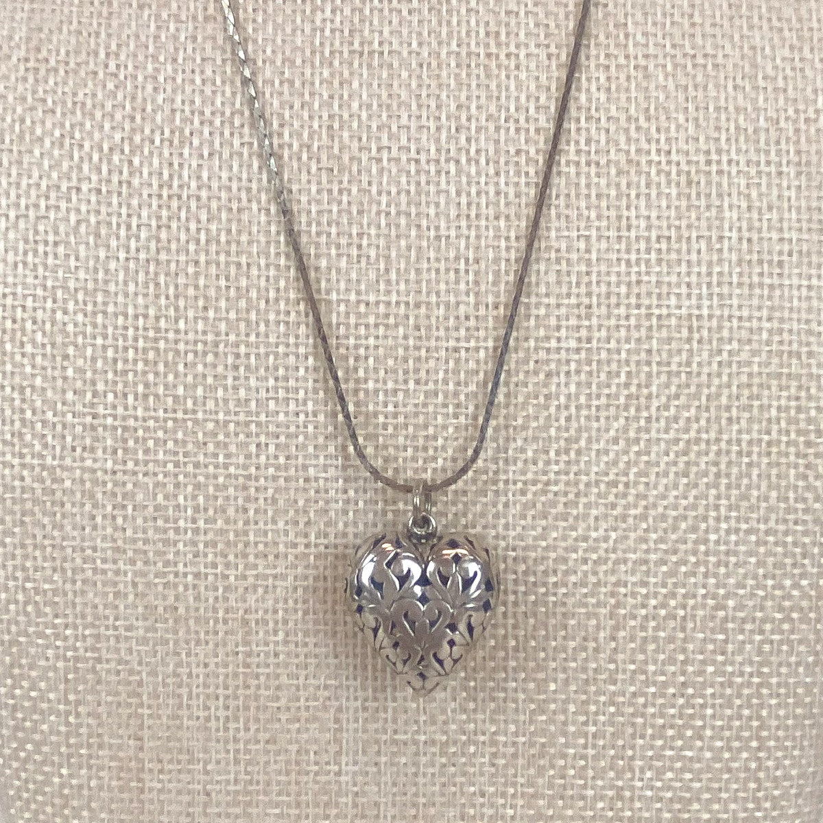 90s Puffy Heart Necklace Filigree Design