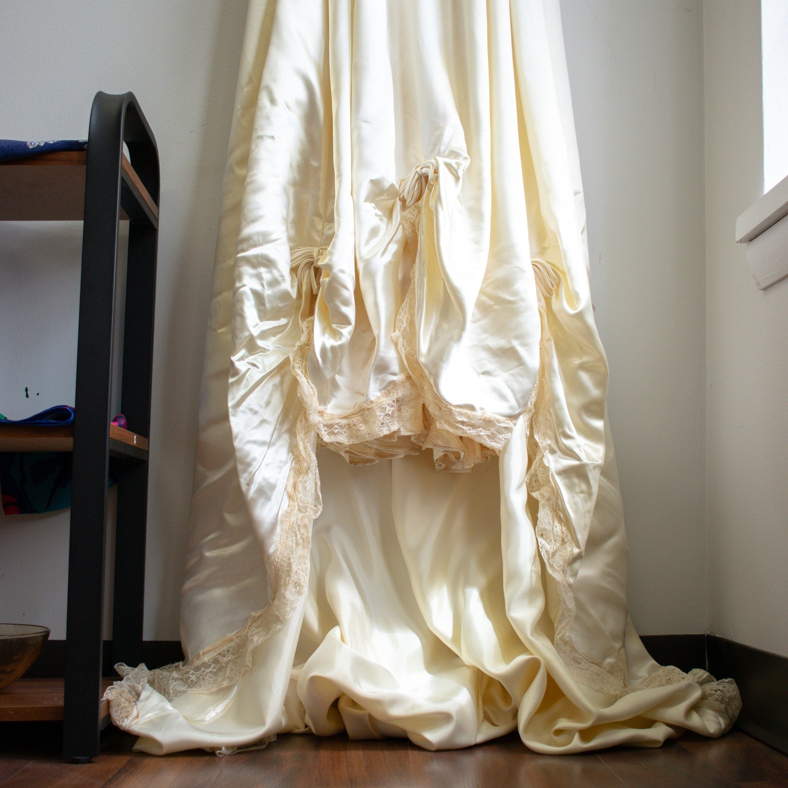 Vintage Satin Cream Lace Trim Wedding Dress Modern Size Medium