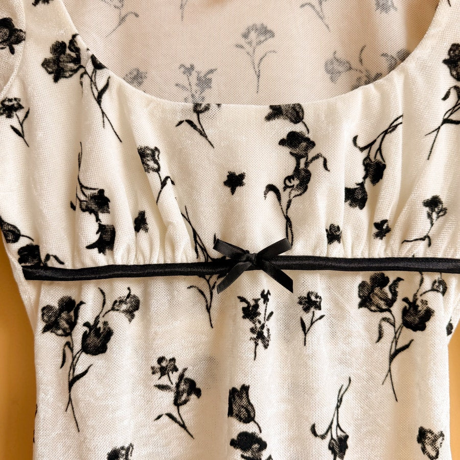 Coquette Velvety Bow Floral Going Out Top Size Small