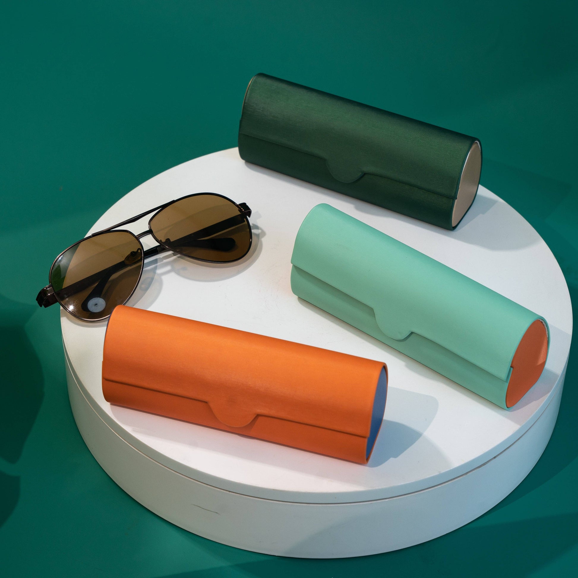 Vintage-Inspired Magnetic Retro Cylindrical Glasses Case