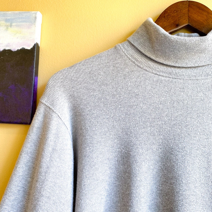 Gray Ribbed High-Cotton Turtleneck Size Medium