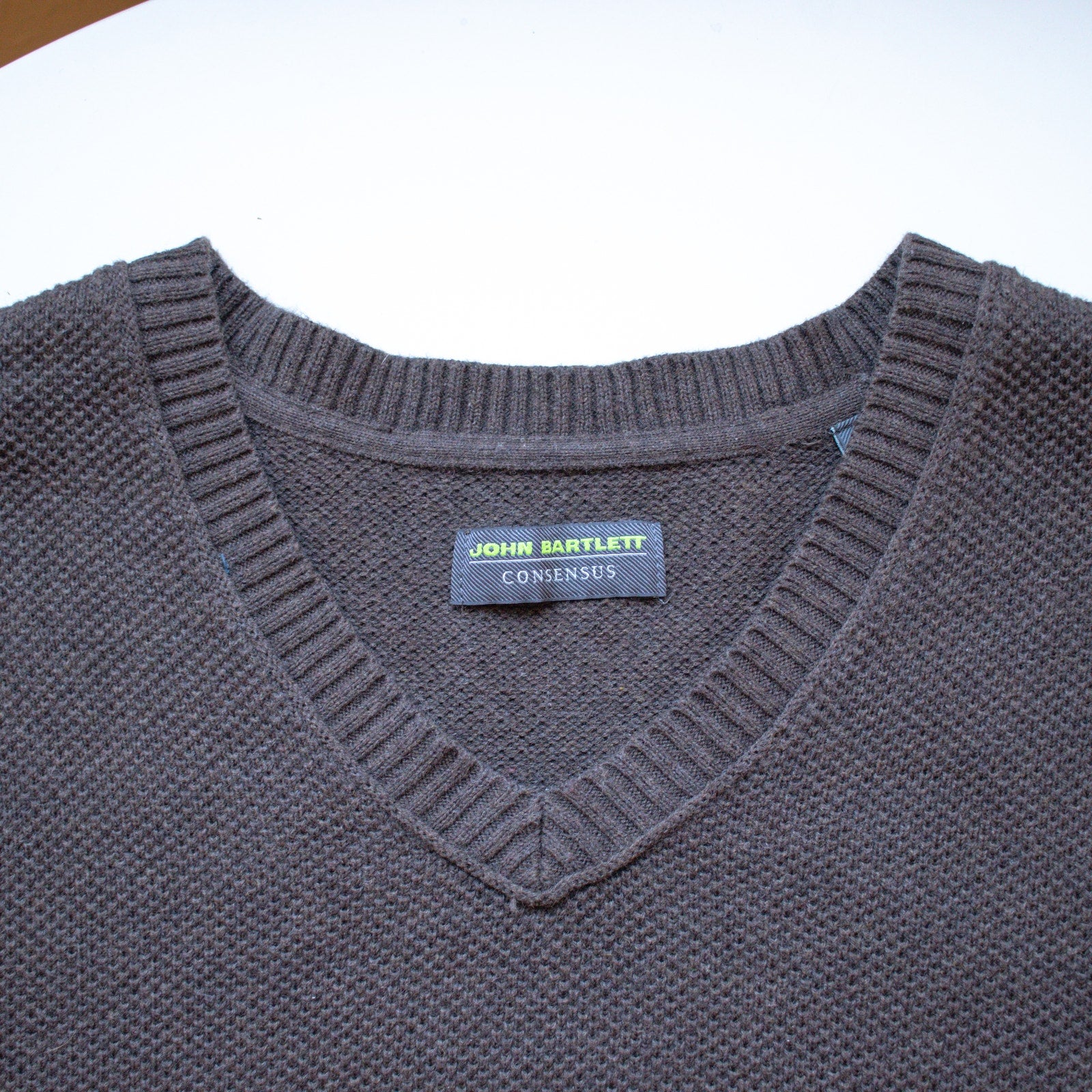 John Bartlett Consensus 100% Cotton Dark Brown V Neck Sweater Size Large