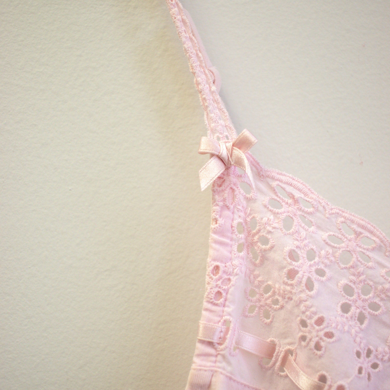 Victoria's Secret Light Pink Eyelit Top Knighty Size Medium
