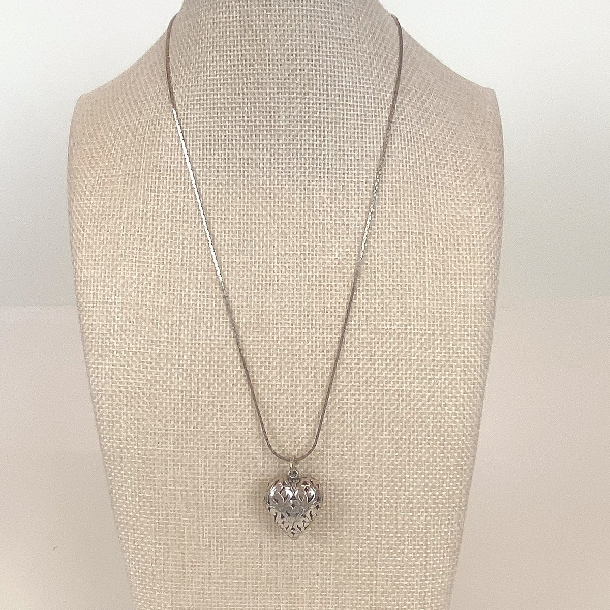 90s Puffy Heart Necklace Filigree Design