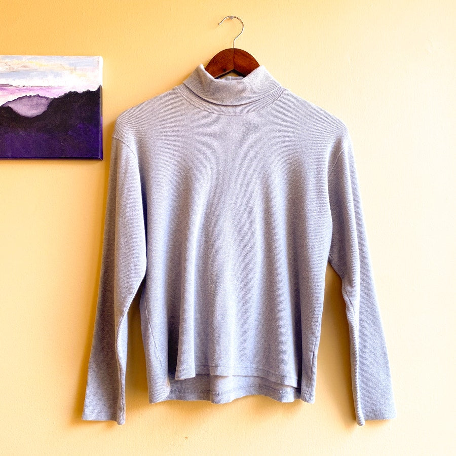 Gray Ribbed High-Cotton Turtleneck Size Medium