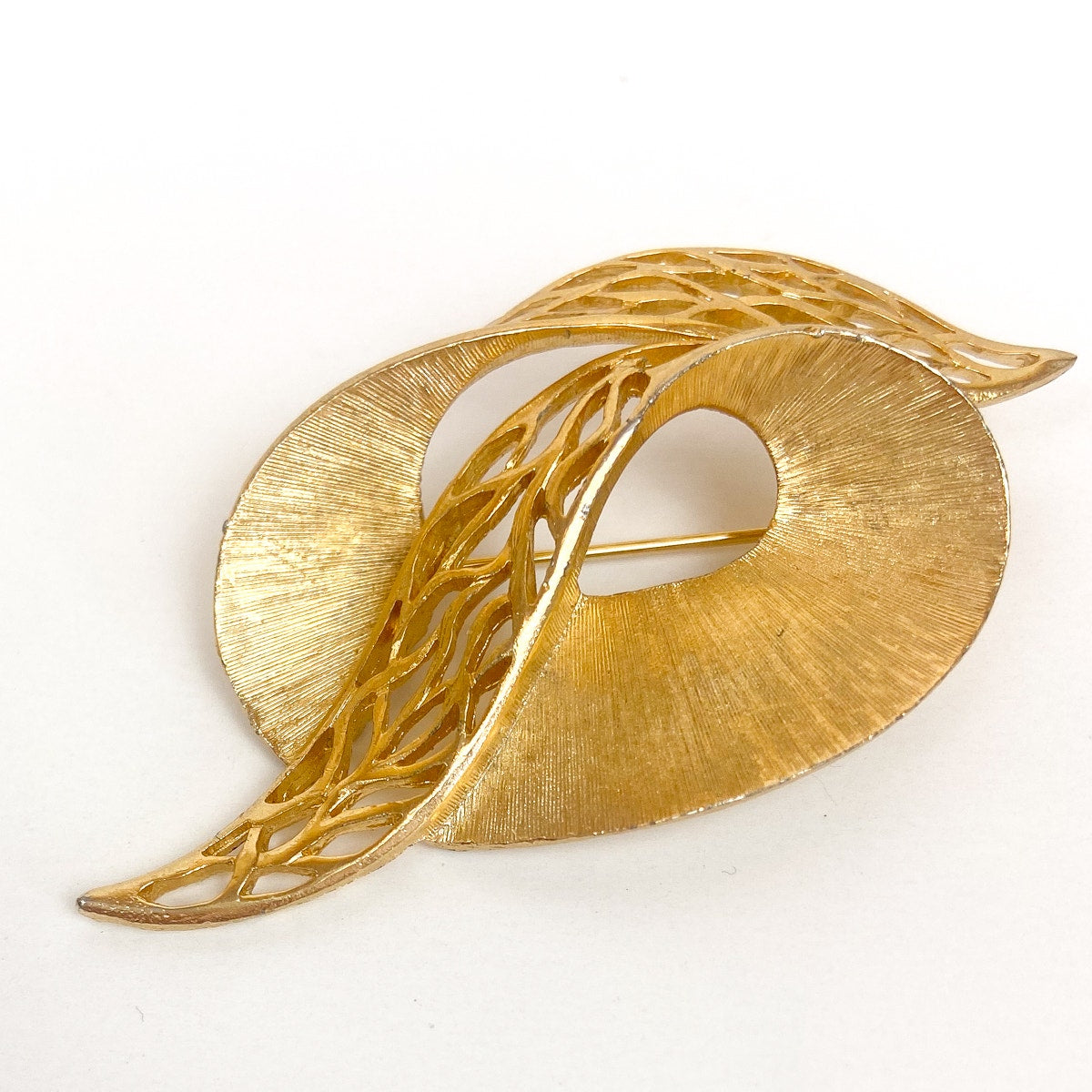 Vintage Liz Claiborne Brooch Gold Tone