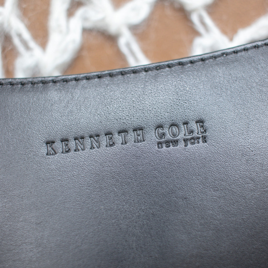 Kenneth Cole Black Leather Medium Size Shoulder bag