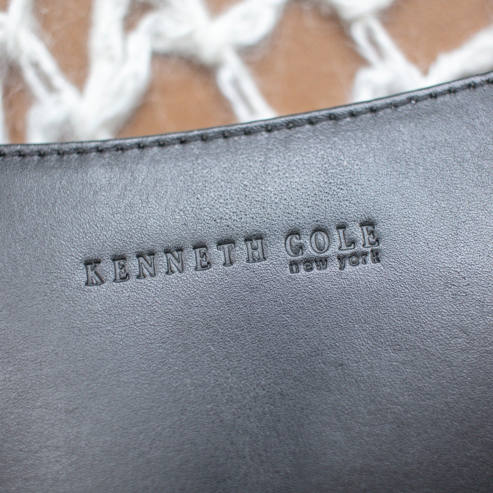 Kenneth Cole Black Leather Medium Size Shoulder bag
