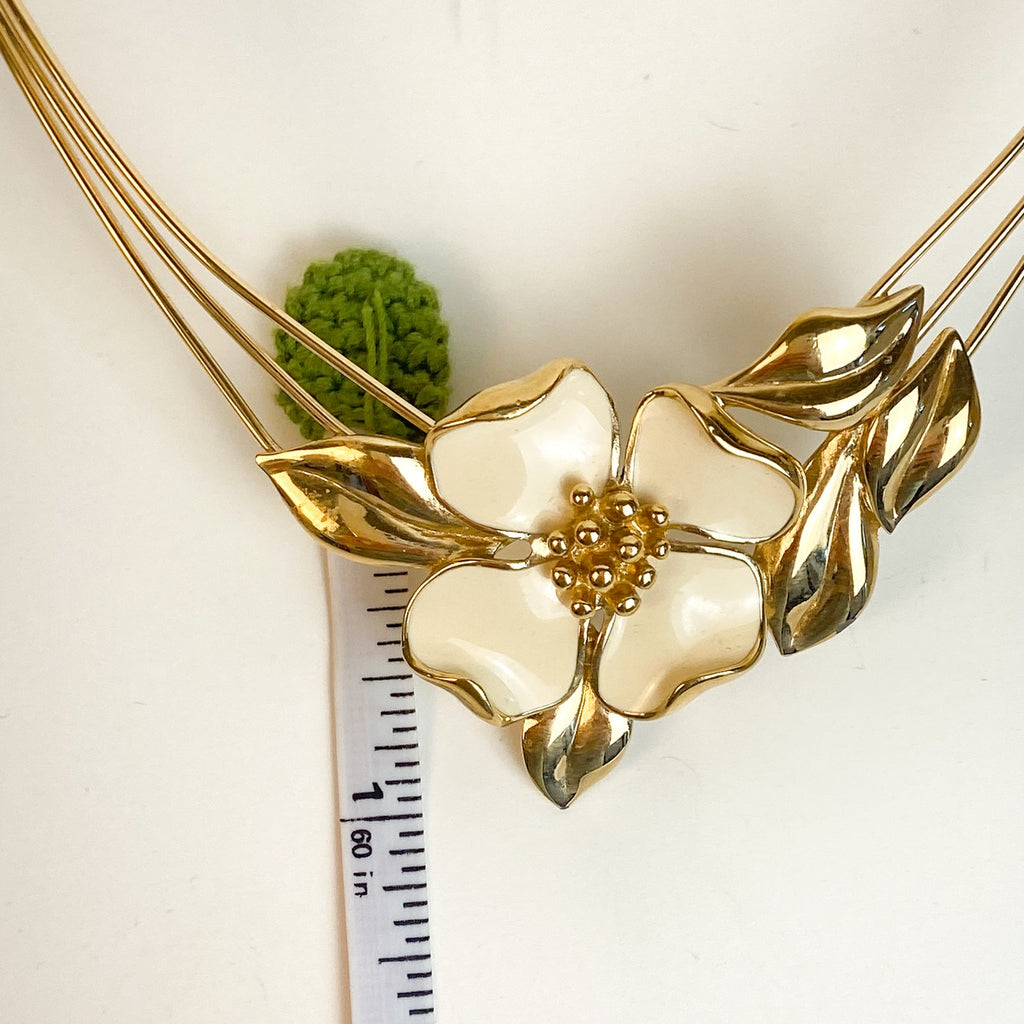 Trifari Cream Floral Collar Necklace Gold Tone MCM Torque Dogwood Design