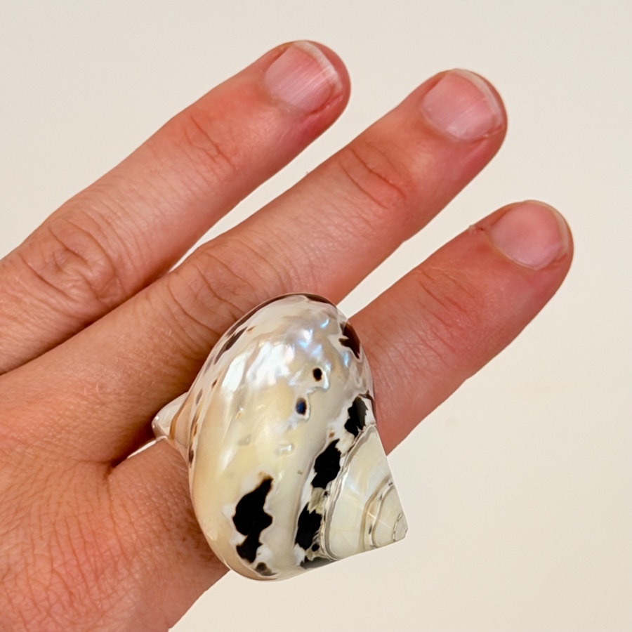 Vintage Carved Shell Ring