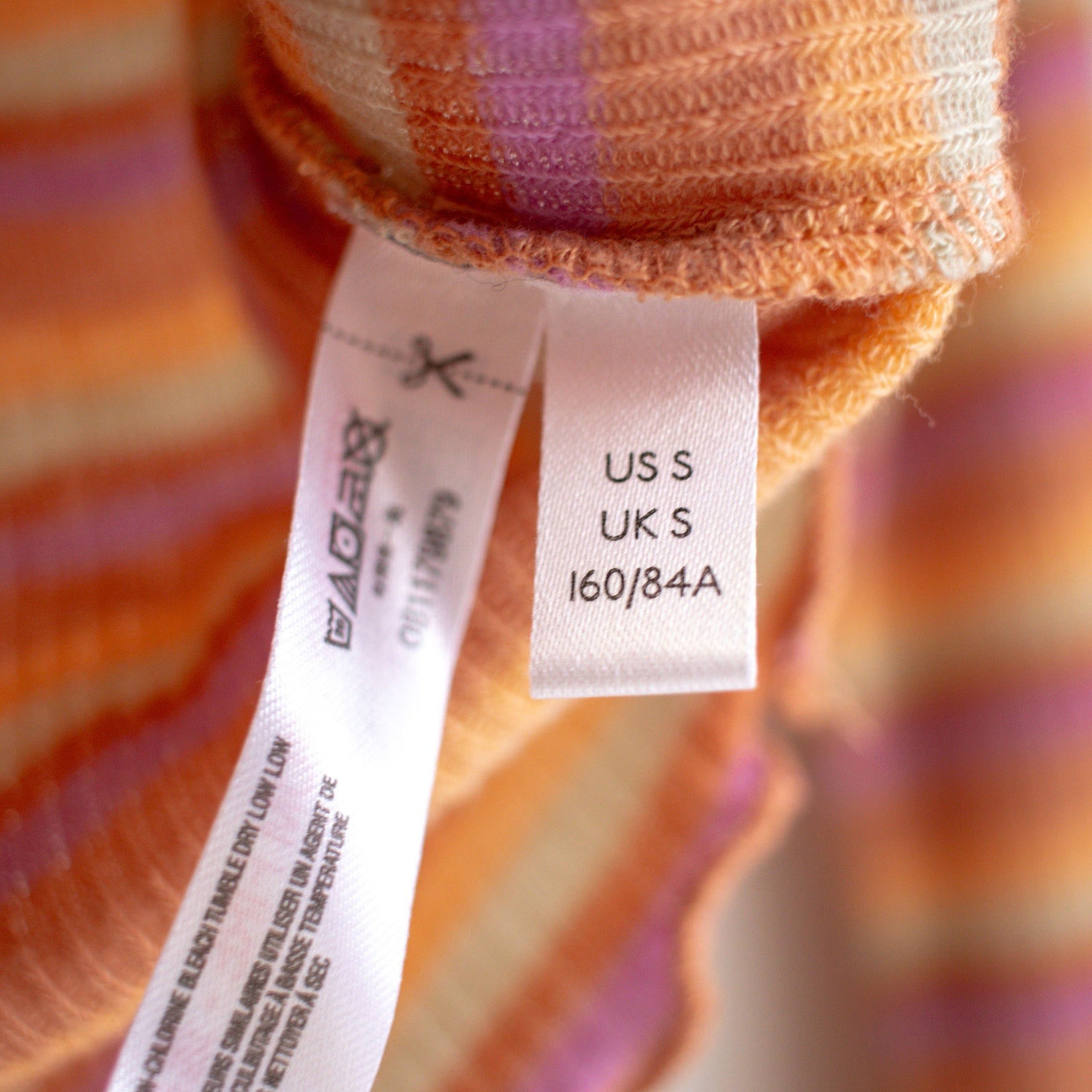 Out From Under Urban Outfitters Slim Fit Long Sleeve Crop Top Size Small