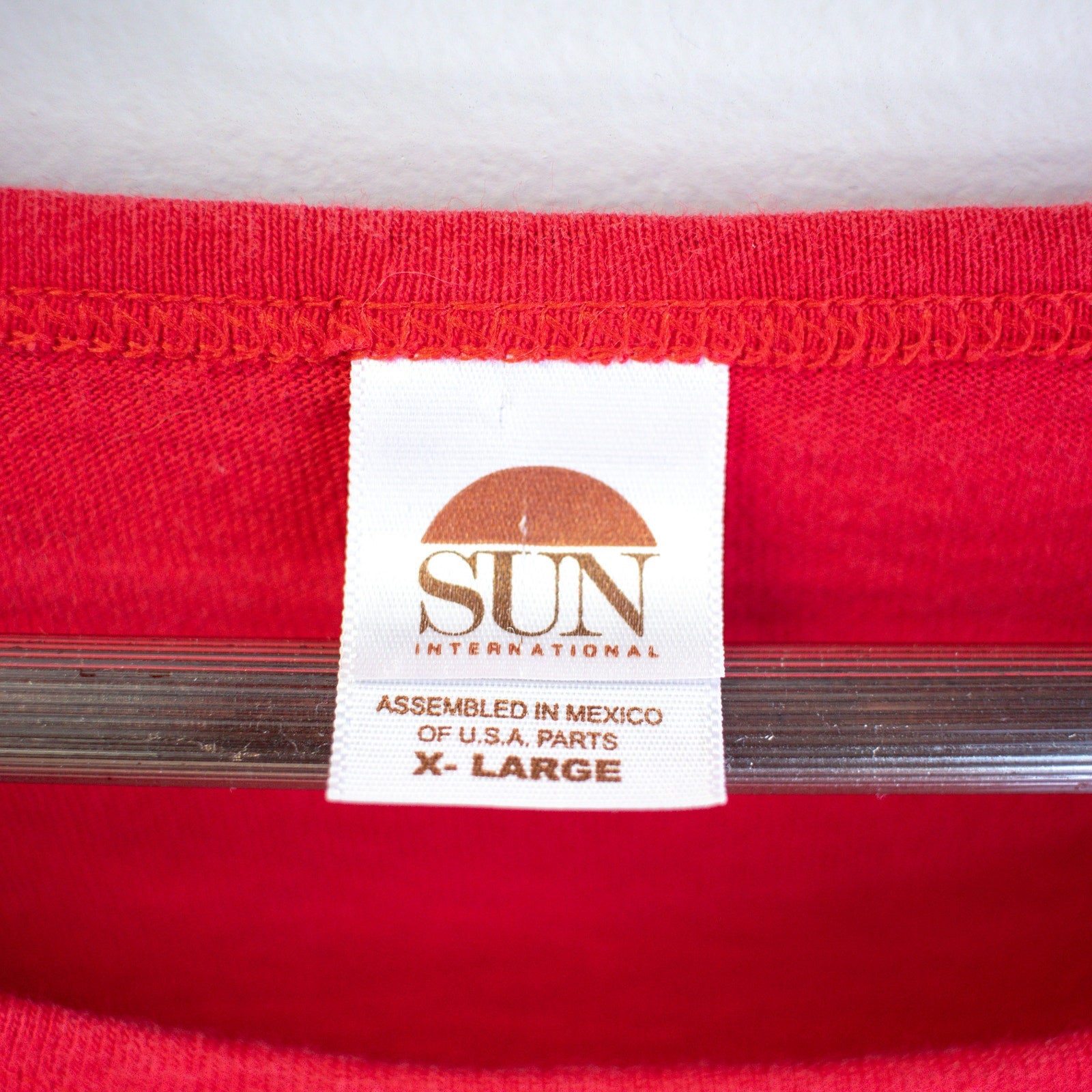 Sun International Hawaii Floral Embroidered T-Shirt Size X-Large