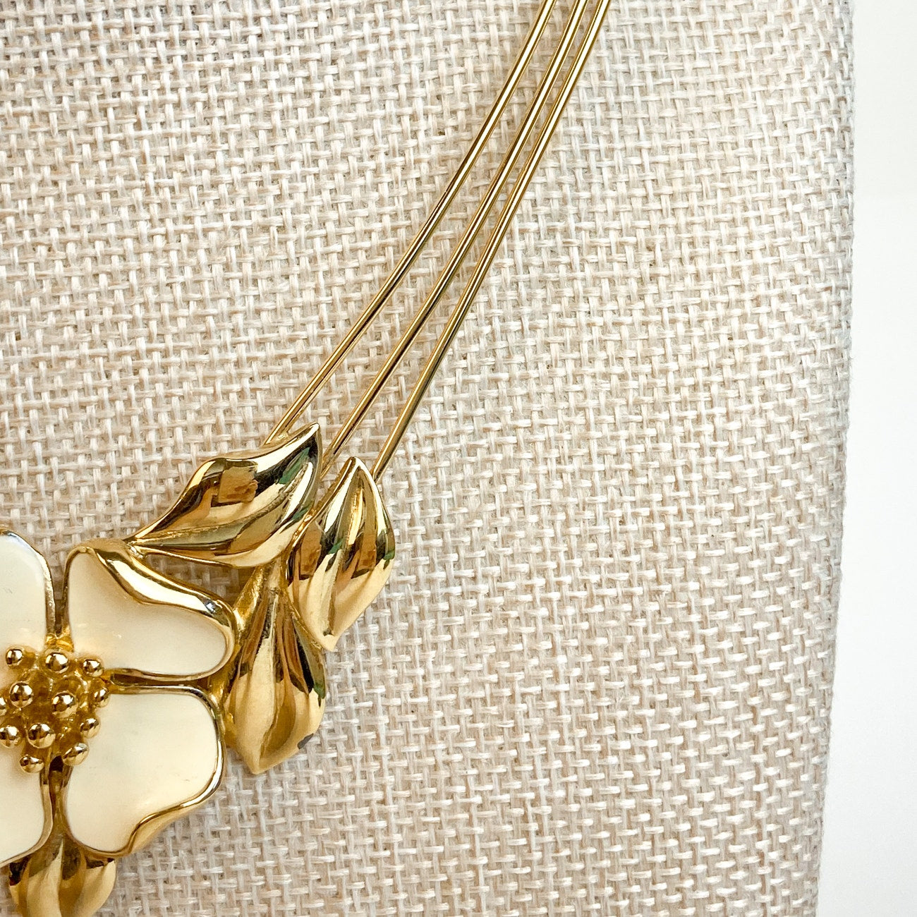 Trifari Cream Floral Collar Necklace Gold Tone MCM Torque Dogwood Design