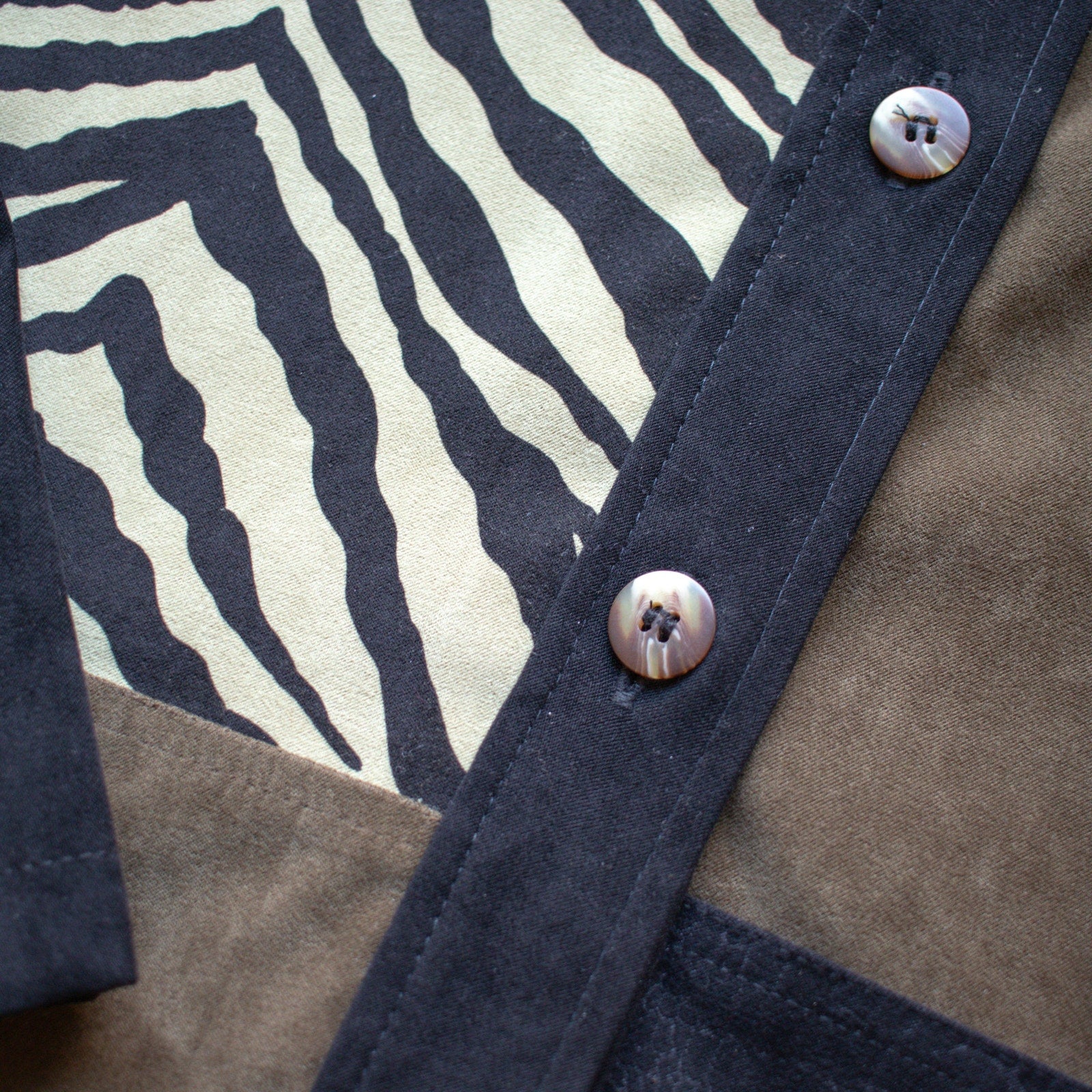 Vintage Earthy Animal Print Button up Size Petite 10