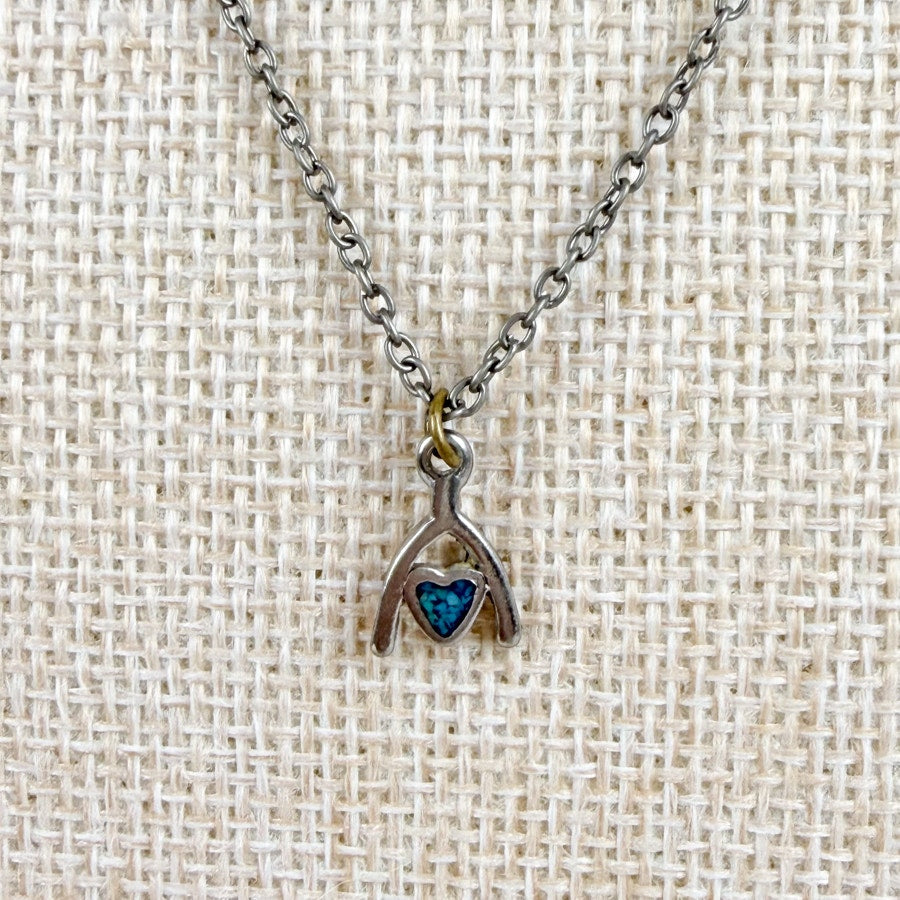 Silvery Shell Dainty Necklace