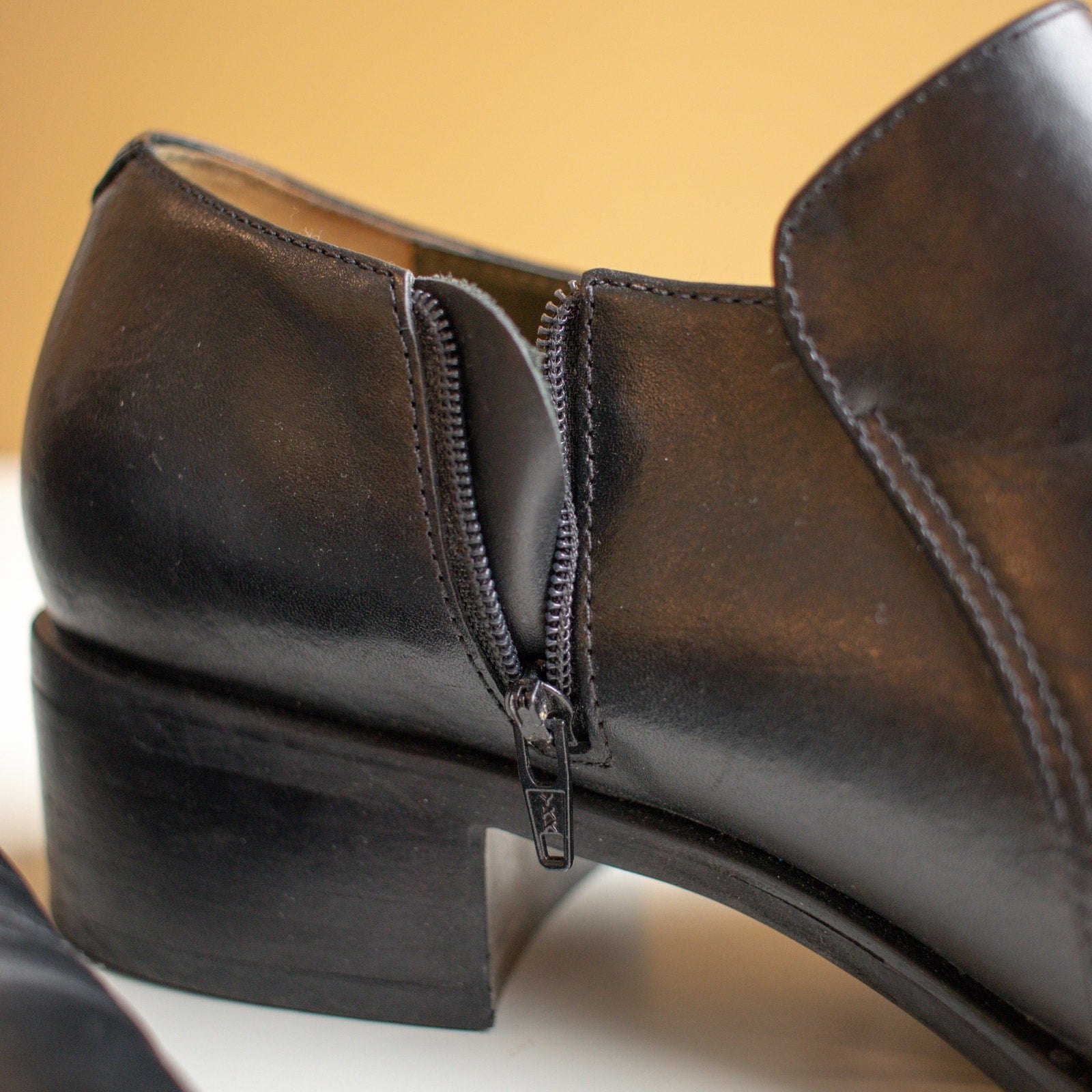 Danelle Black Leather Slip Block Heel Size 7.5