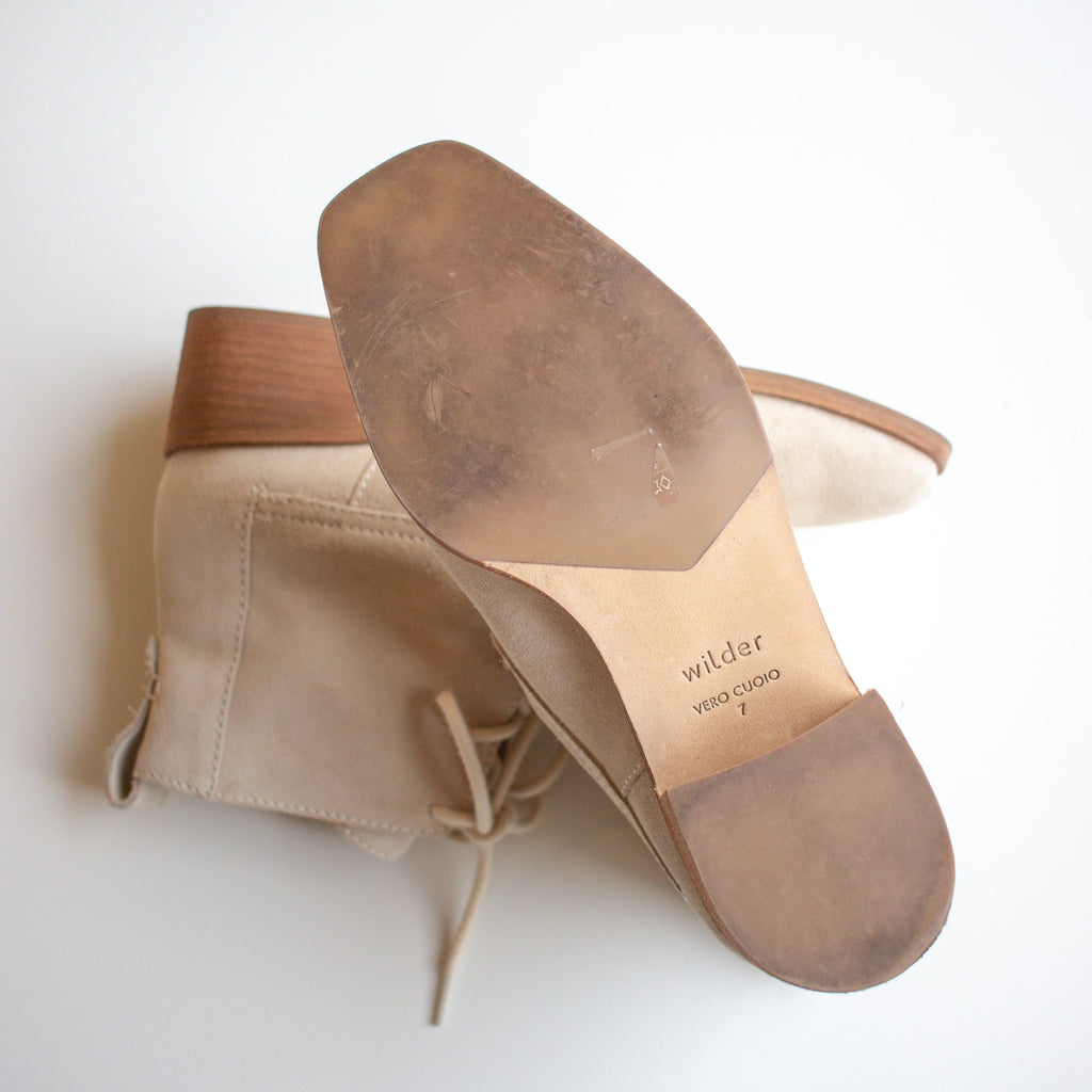 Wilder White Suede All-Season Boots Size 7