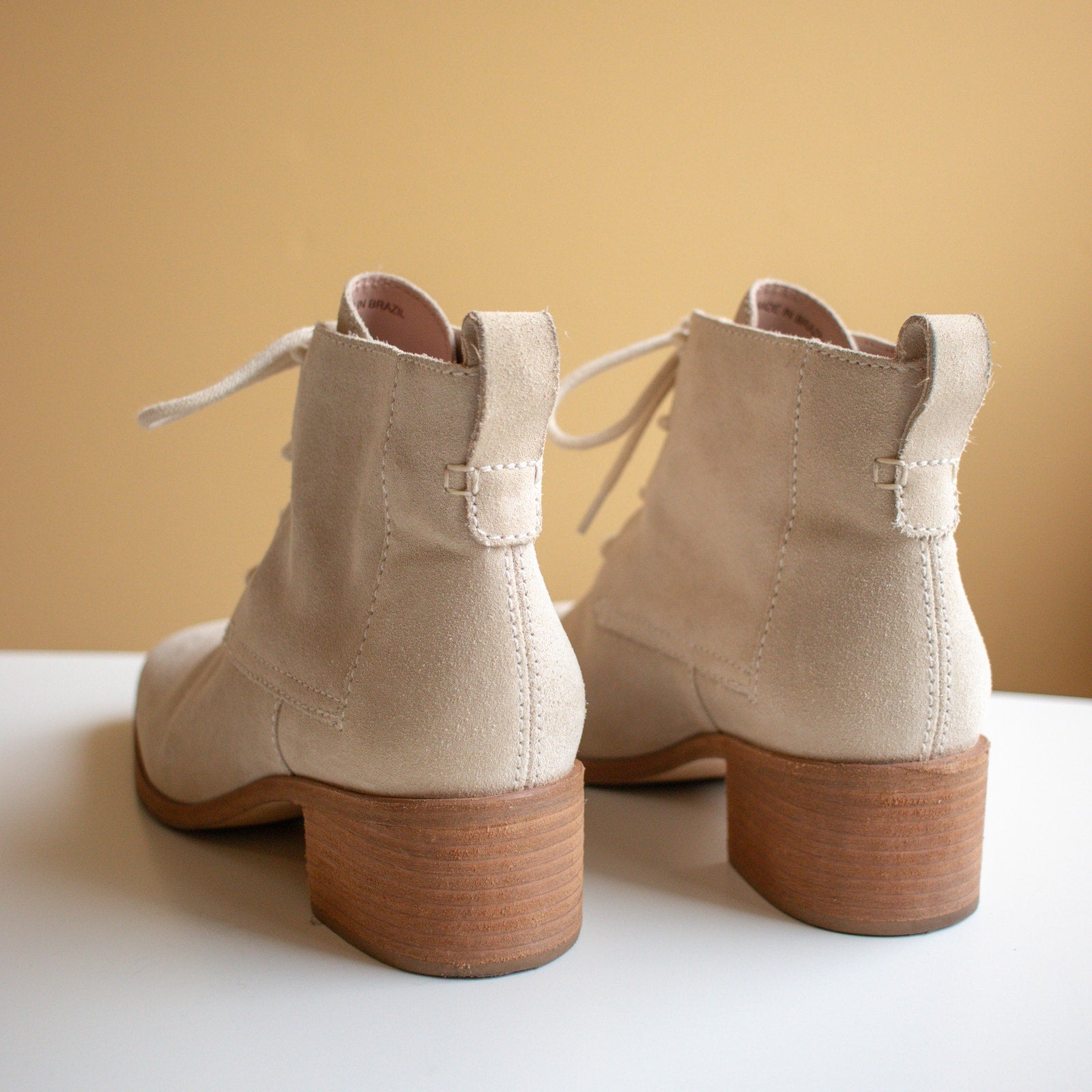 Wilder White Suede All-Season Boots Size 7