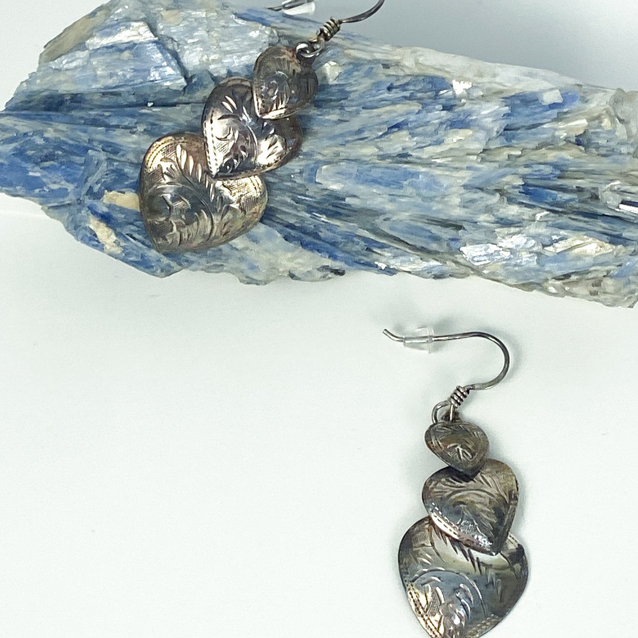 Vintage 90s Heart Dangly Earrings