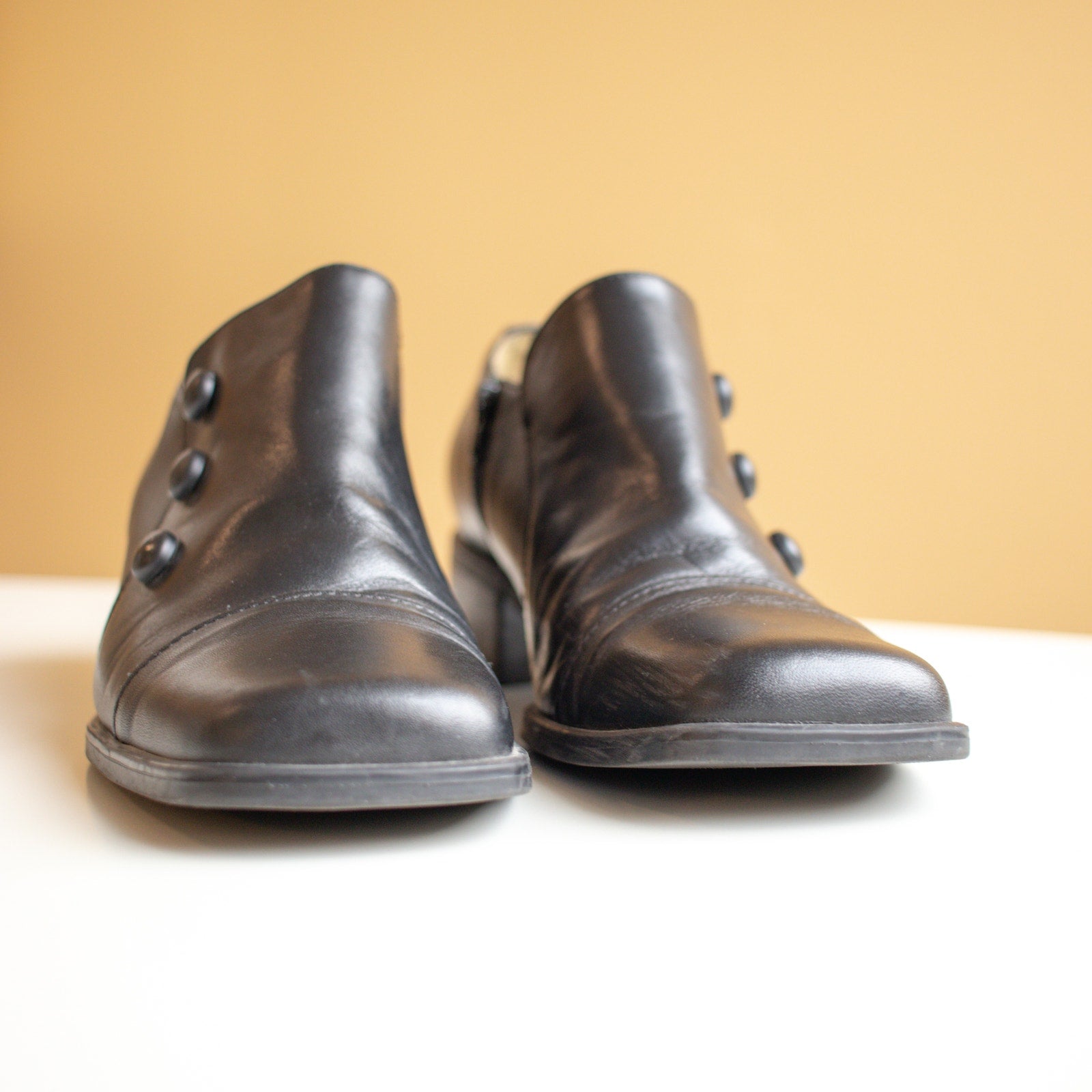 Danelle Black Leather Slip Block Heel Size 7.5