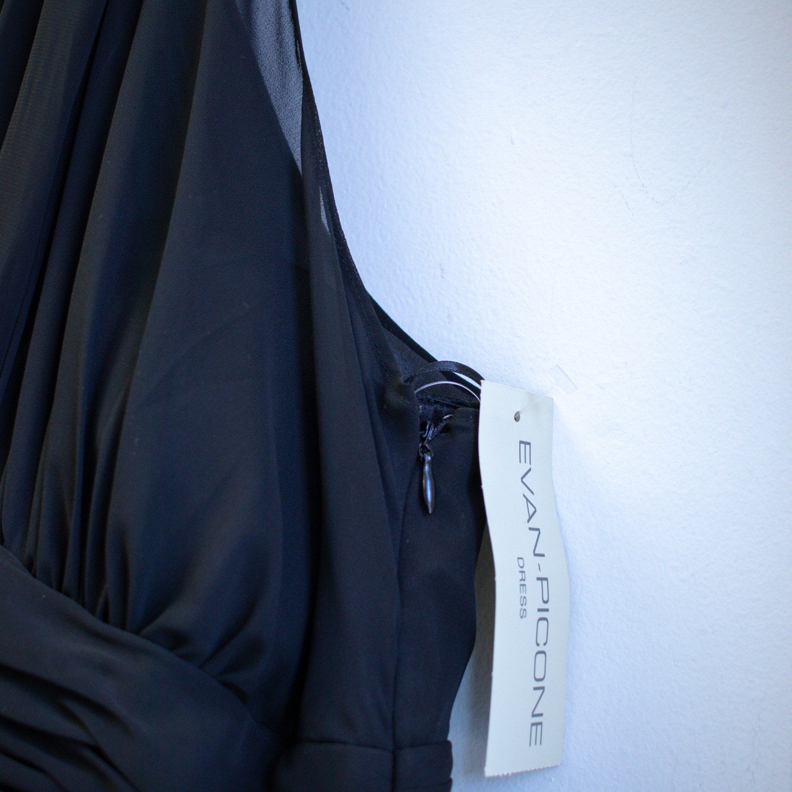 Evan Picone Black Pleaded Chiffon V-Neck Cocktail Dress Size 14 Large
