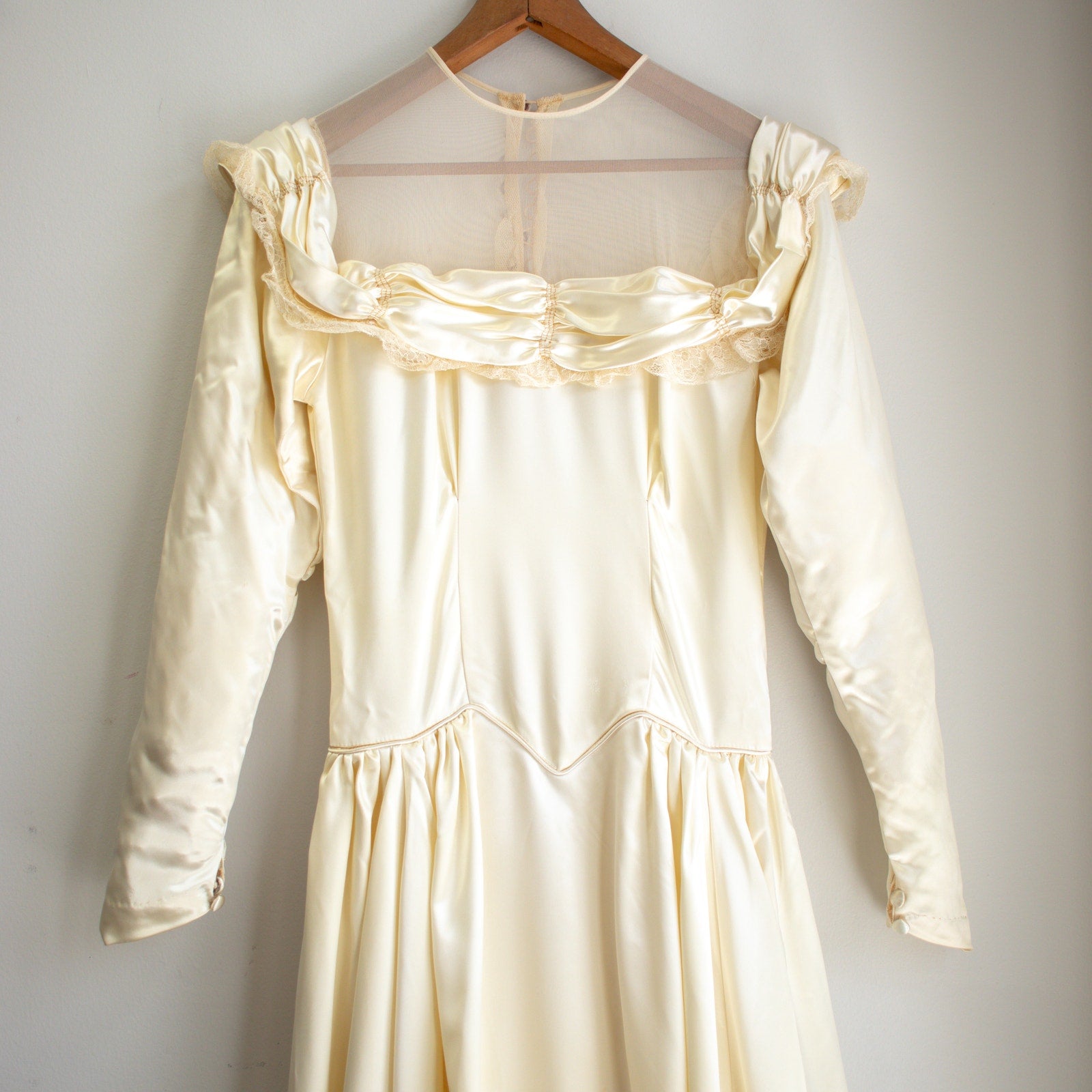 Vintage Satin Cream Lace Trim Wedding Dress Modern Size Medium