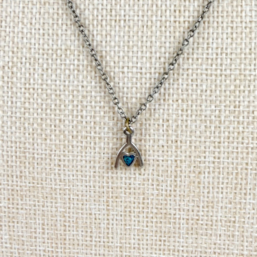 Silvery Shell Dainty Necklace
