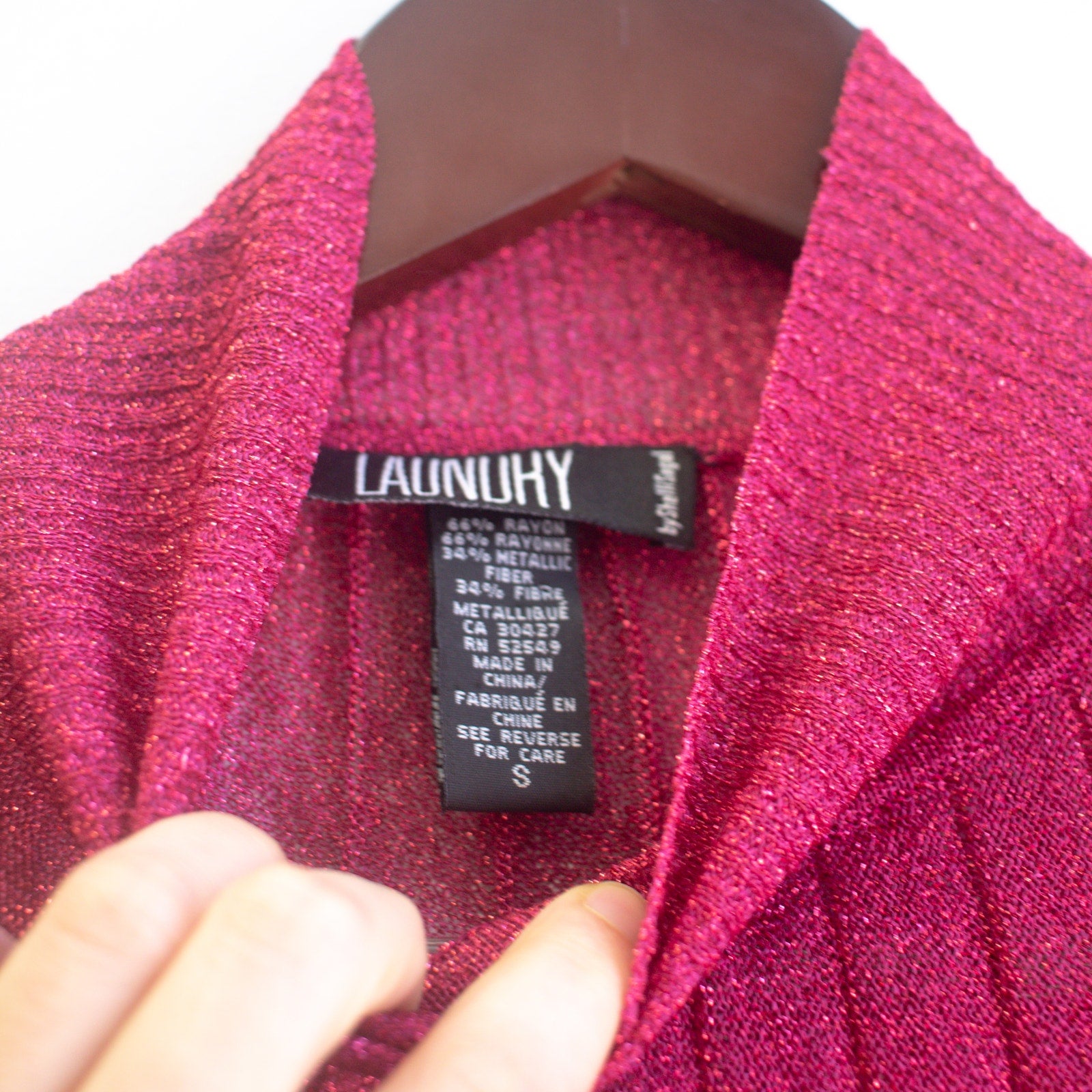 Laundry by Shelli Segall Sparkly Cranberry Top Size Small