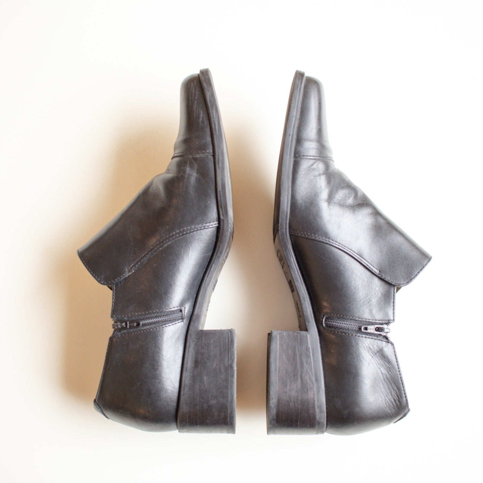 Danelle Black Leather Slip Block Heel Size 7.5