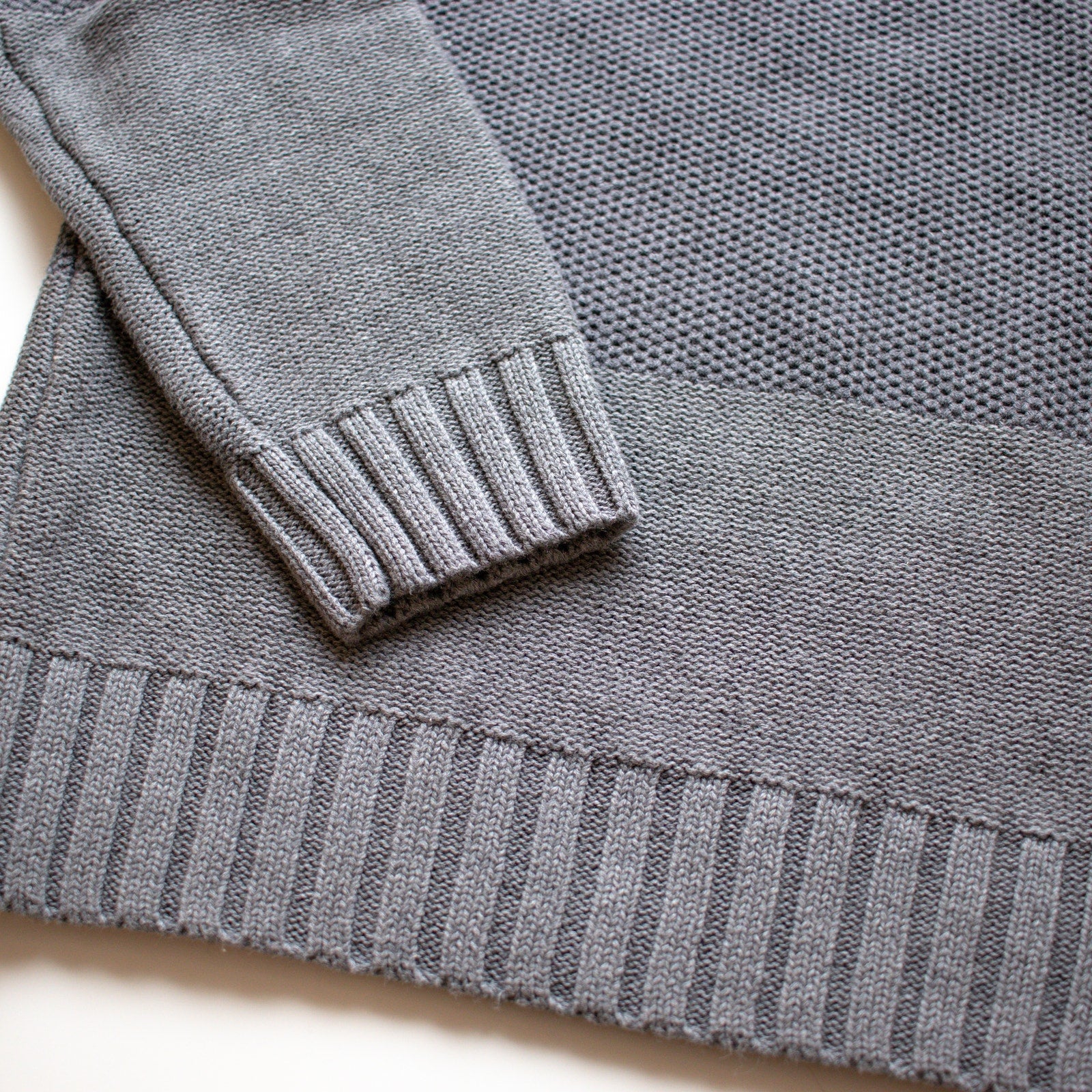 Calvin Klein Striped Gray Oversized Fit Crew Neck Sweater Size Medium