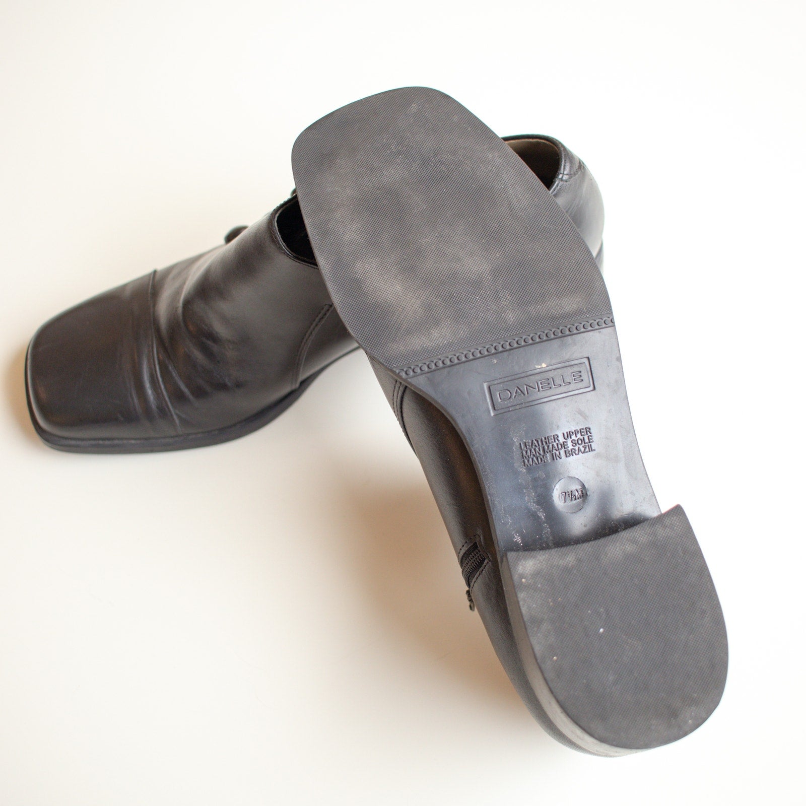 Danelle Black Leather Slip Block Heel Size 7.5