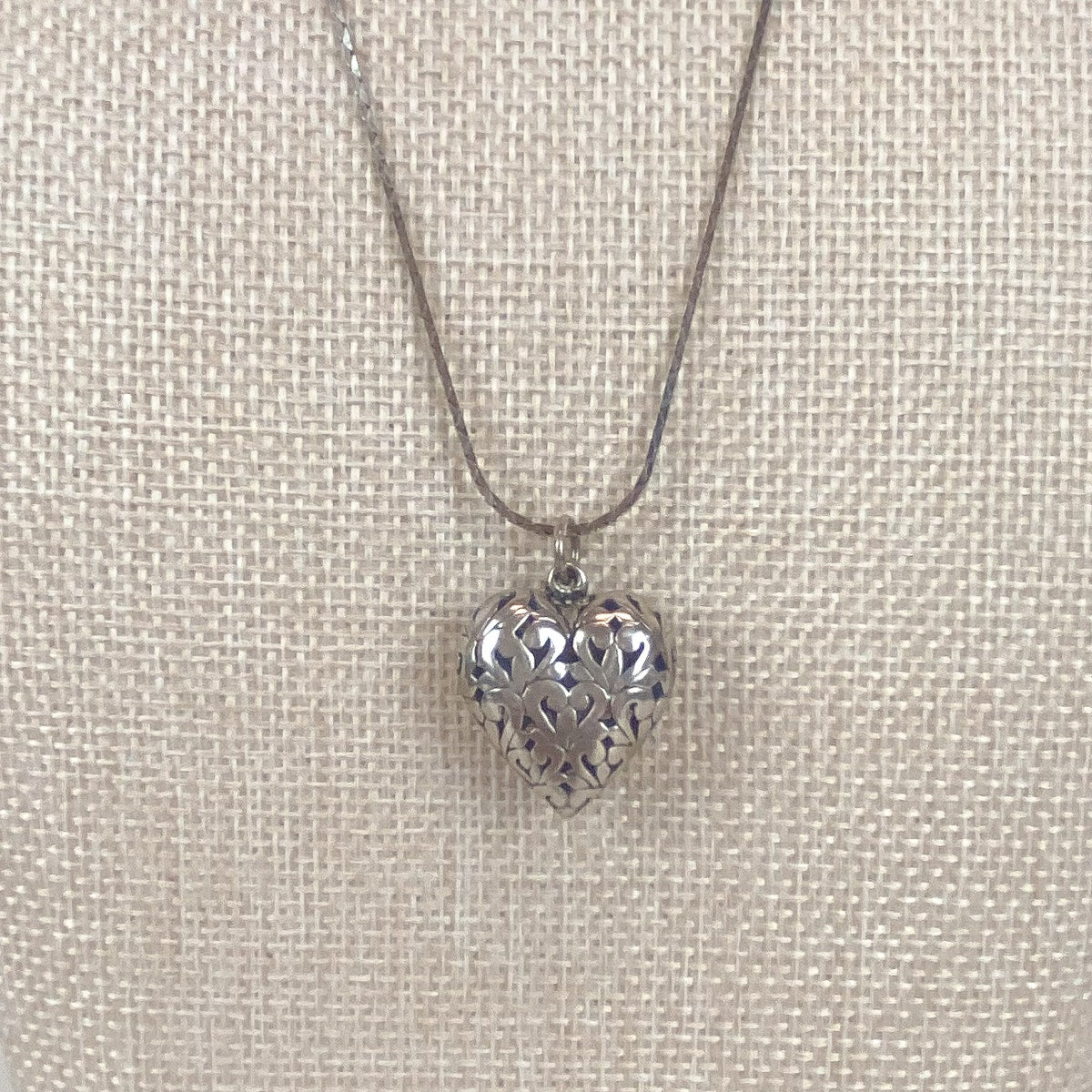 90s Puffy Heart Necklace Filigree Design