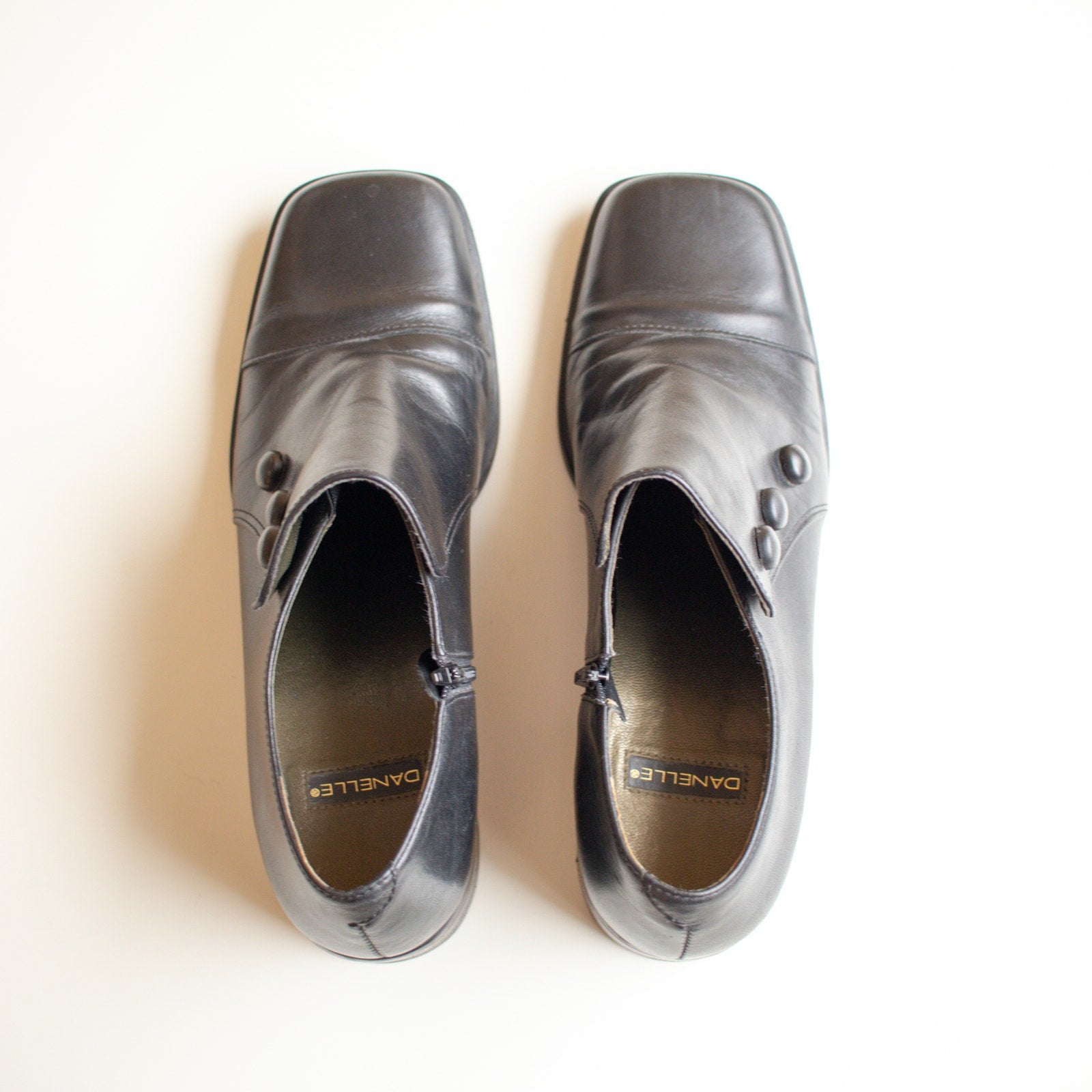 Danelle Black Leather Slip Block Heel Size 7.5