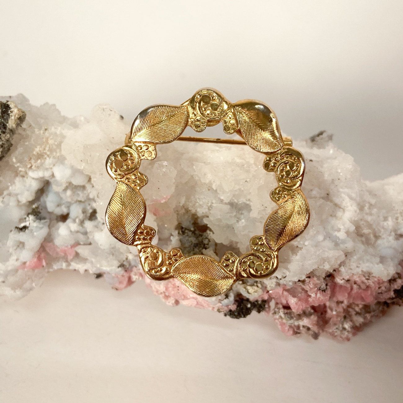 Gold Tone Wreath Brooch