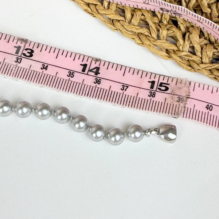 Short Pearl Necklace Monet Gray Tahitian Pearl Glass Beads