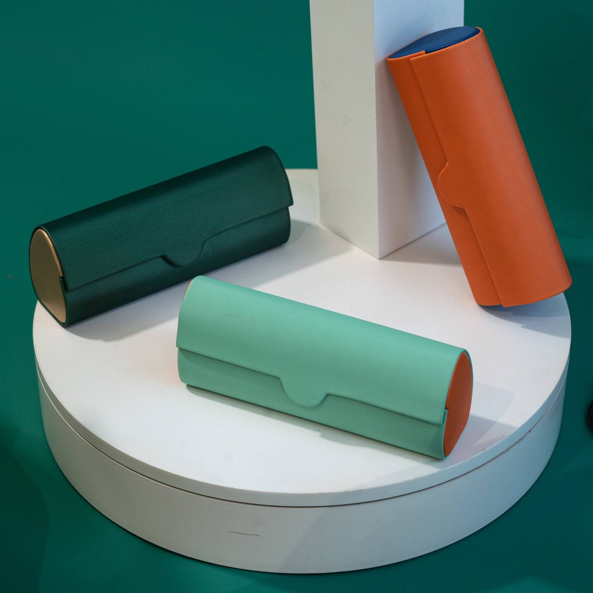 Vintage-Inspired Magnetic Retro Cylindrical Glasses Case