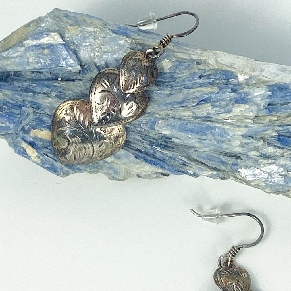 Vintage 90s Heart Dangly Earrings
