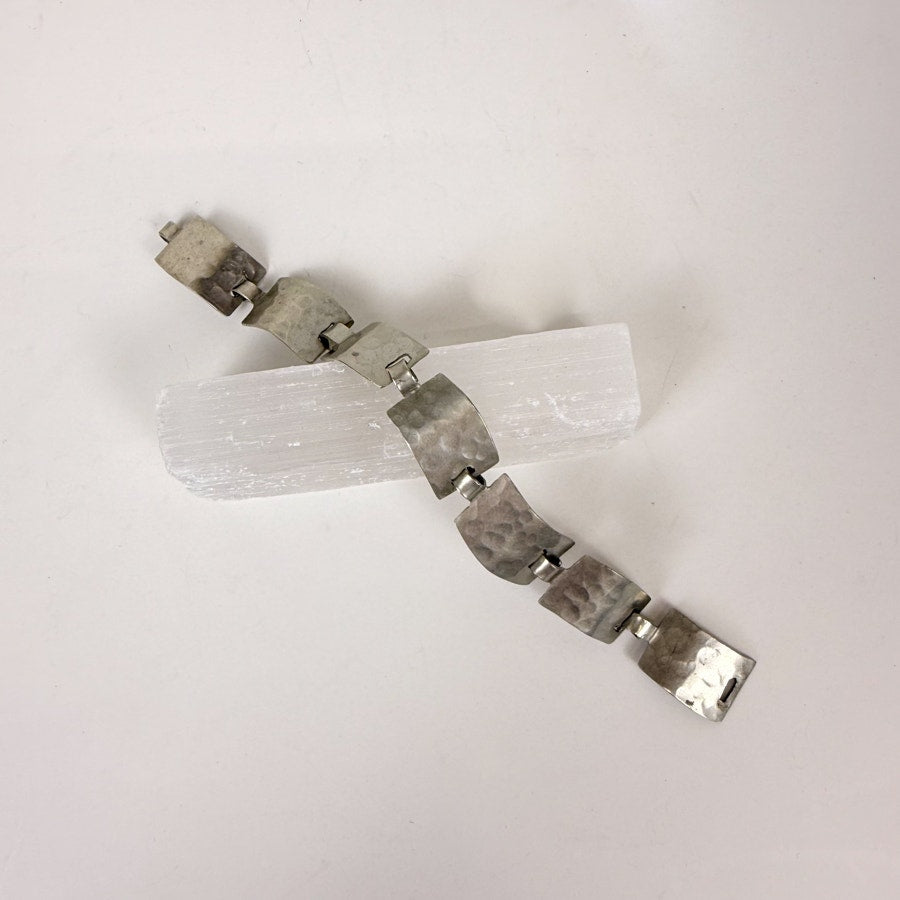 Silvery Lightweight Bracelet