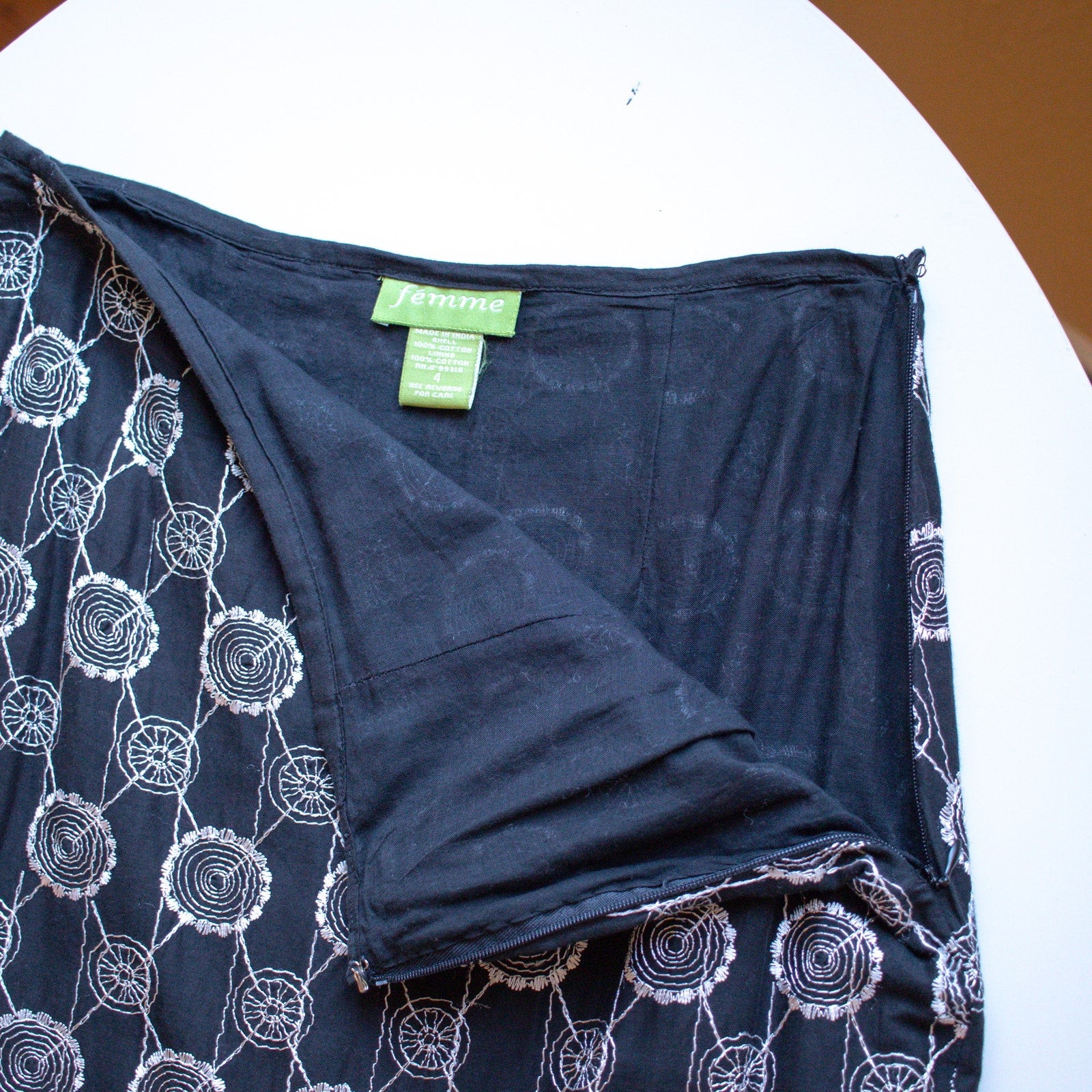 Femme Vintage Black and White Floral Stitchery Lined Maxi Skirt Size Small