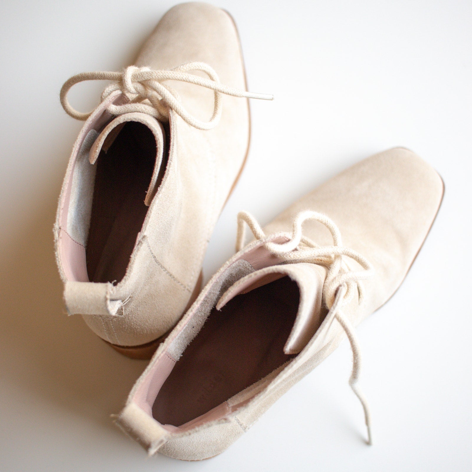 Wilder White Suede All-Season Boots Size 7