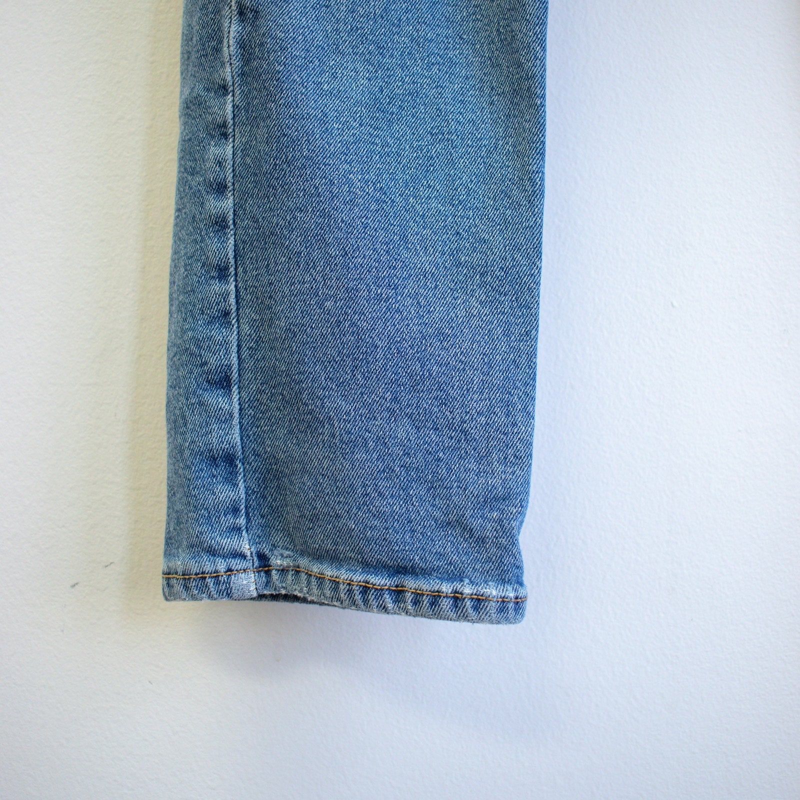 Arizona Jean Company Slim Straight Medium Wash Jeans Size 30x34