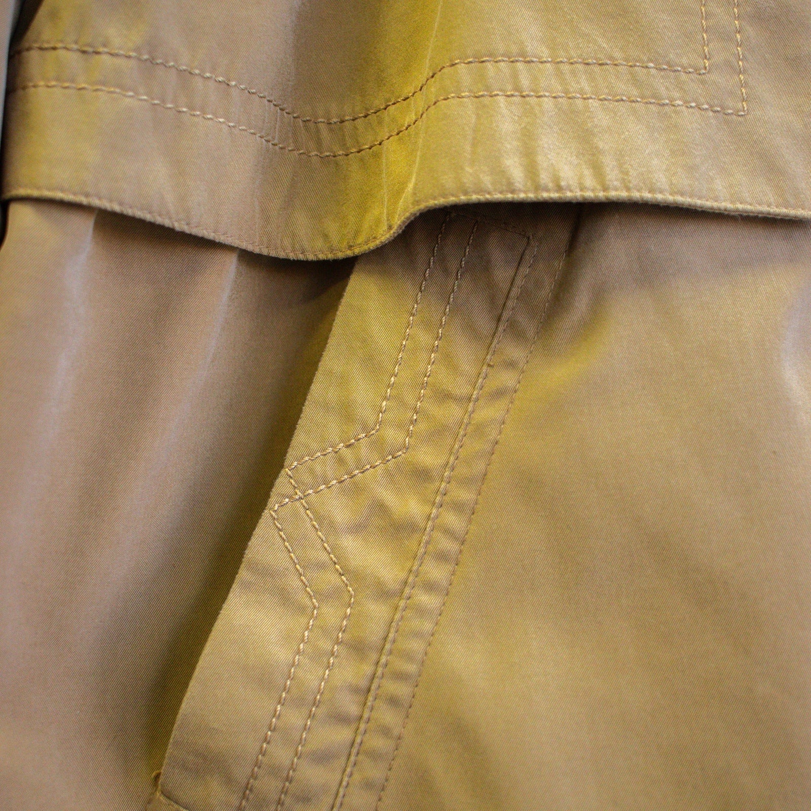Gallery Vintage Puffy Beige Ornate Stitch Windbreaker Size Petite Small