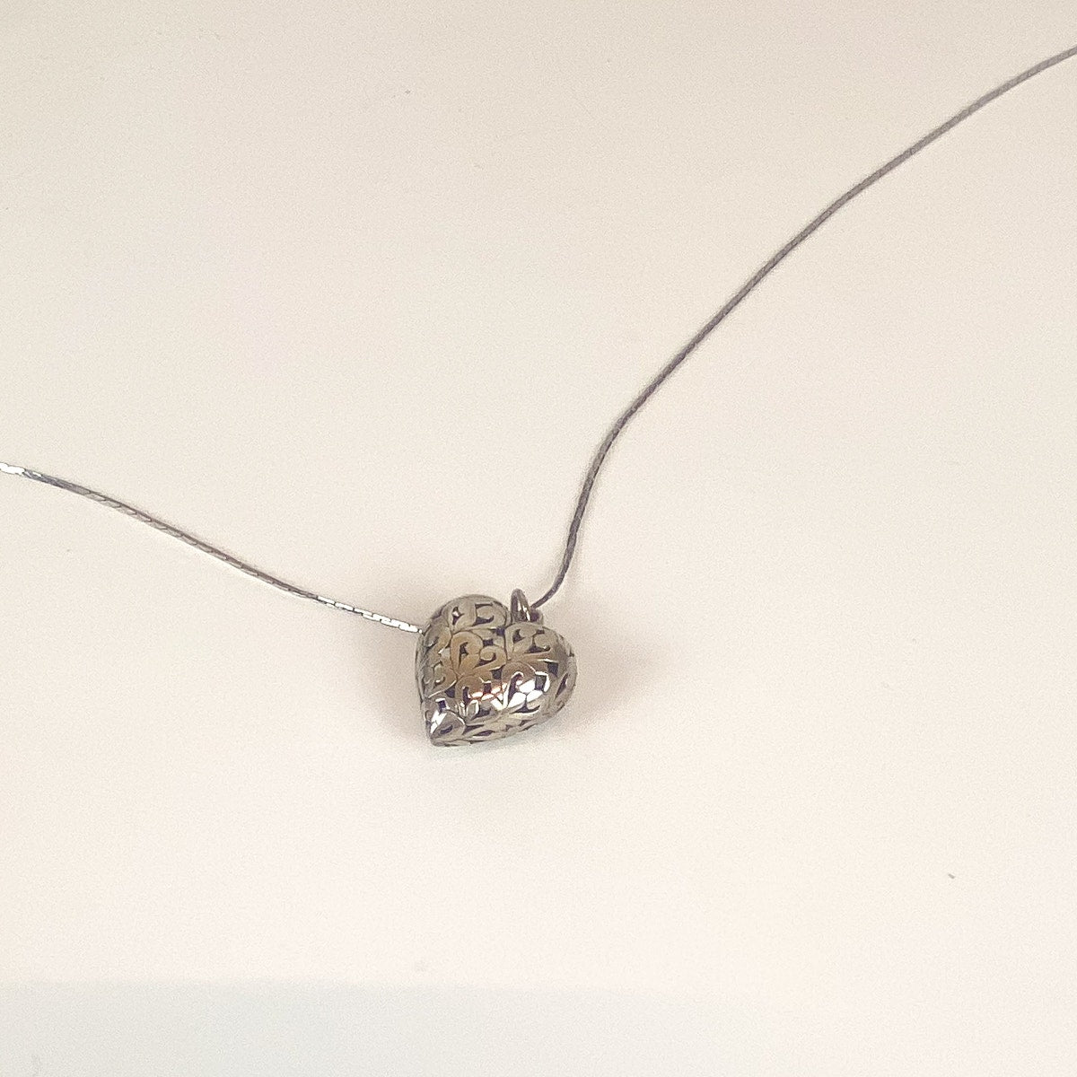 90s Puffy Heart Necklace Filigree Design
