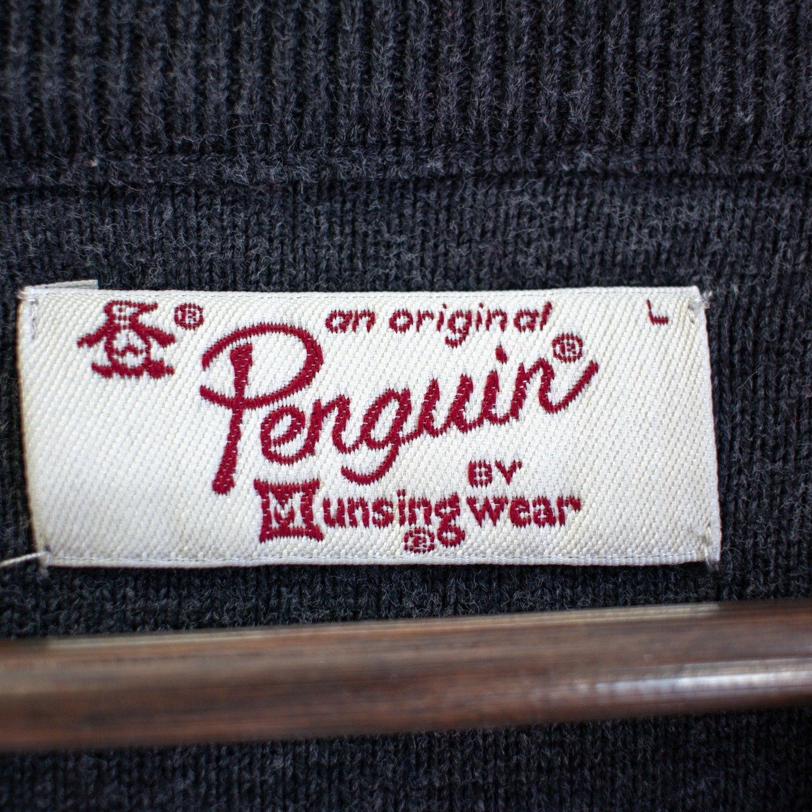 An Original Penguin by Munsingwear V-Neck Striped Sweater Size Large