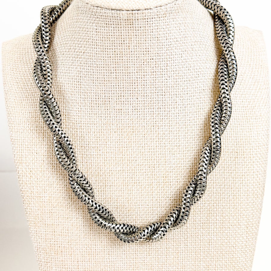 Silvery Statement Necklace Twisted Rope Chain