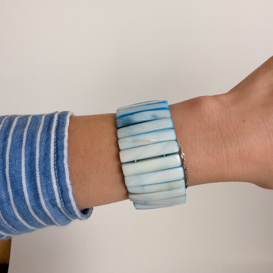 Vintage Mother of Pearl Blue-Colored Shell Bangle