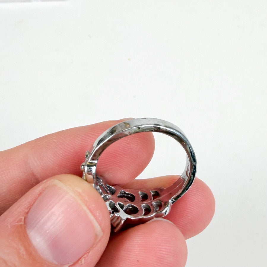 14kt Electroplate Silver Tone Ring Size 7.5